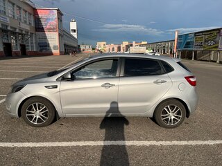 2012 Kia Rio 5-speed III, серебристый, 720000 рублей, вид 4