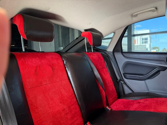 2010 Ford Focus II Рестайлинг, чёрный, 517000 рублей - вид 13