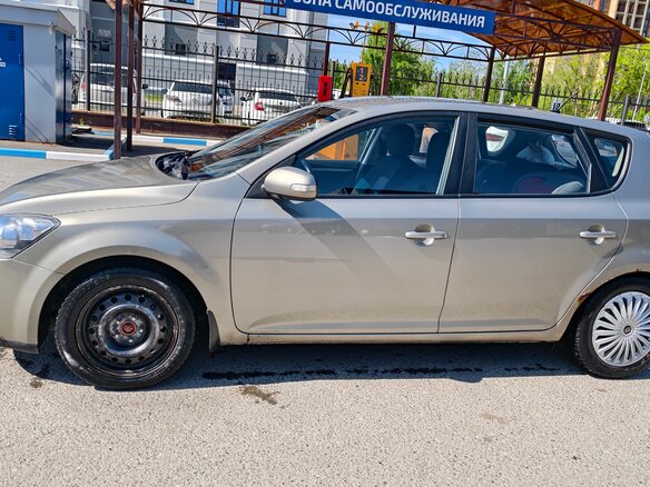 2010 Kia Ceed I Рестайлинг, серебристый, 750000 рублей - вид 6