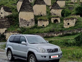 2006 Toyota Land Cruiser Prado 5-speed 120 Series, серебристый, 2100000 рублей, вид 2