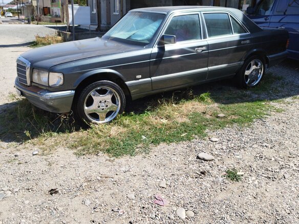 1990 Mercedes-Benz S-Класс 560 II (W126) Рестайлинг, серый, 650000 рублей