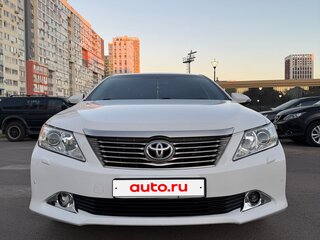 2014 Toyota Camry VII (XV50), белый, 1600000 рублей, вид 3