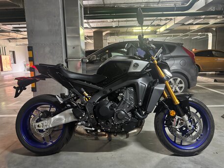 2025 Yamaha MT-09 (FZ-09), серебристый, 1500000 рублей, вид 1