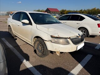 2013 Skoda Octavia III (A7), белый, 620000 рублей, вид 2