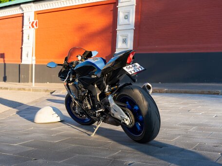 2021 Yamaha YZF-R1M, чёрный, 2900000 рублей, вид 5
