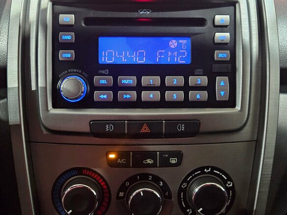 2014 Chery Tiggo (T11) I Рестайлинг (FL), красный - вид 14
