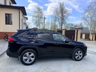 2020 Toyota RAV4 V (XA50), чёрный, 3400000 рублей, вид 2