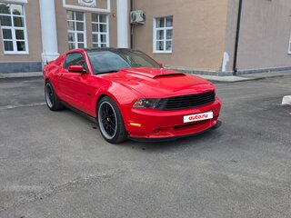 2010 Ford Mustang V Рестайлинг, красный, 2570000 рублей, вид 4
