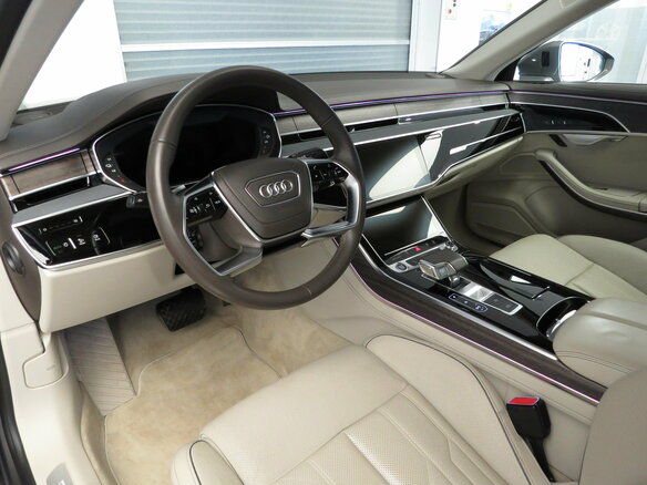 2022 Audi A8 60 TFSI e IV (D5) Рестайлинг, серый, 10990000 рублей - вид 6