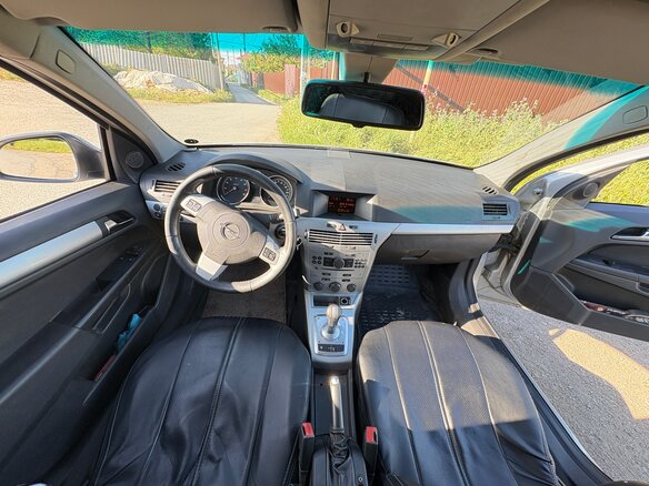 2011 Opel Astra H Рестайлинг, серебристый, 430000 рублей - вид 4