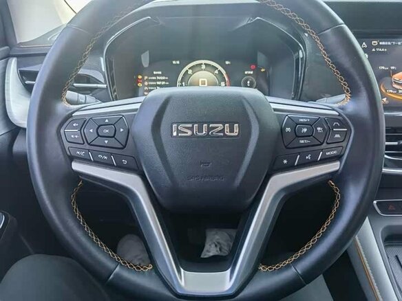 2025 Isuzu D-Max III, бежевый, 3700000 рублей - вид 4