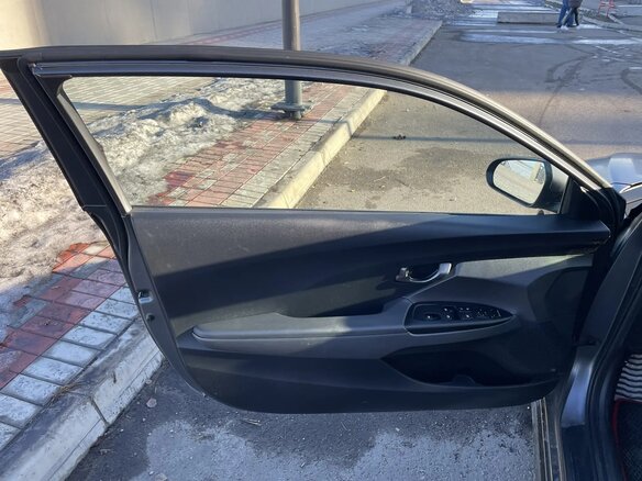 2019 Hyundai Veloster II, серый, 2500000 рублей - вид 10