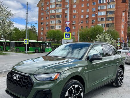2024 Audi Q5 45 TFSI II (FY) Рестайлинг, зелёный, 5325000 рублей, вид 1