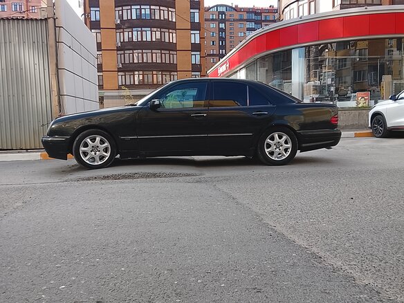 2000 Mercedes-Benz E-Класс 320 II (W210, S210) Рестайлинг, зелёный, 422000 рублей - вид 1