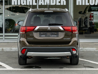 2015 Mitsubishi Outlander III Рестайлинг, коричневый, 1749000 рублей, вид 4