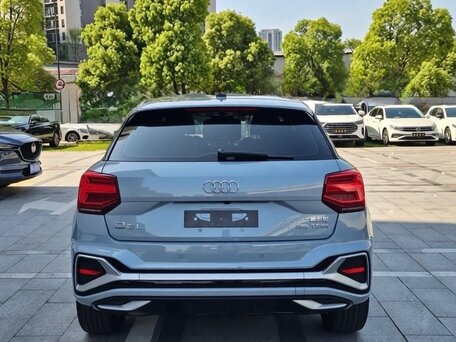2022 Audi Q2 L 35 TFSI I Рестайлинг, серебристый, 1950070 рублей, вид 4