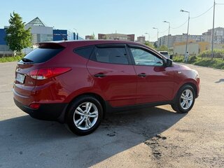 2010 Hyundai ix35 I, красный, 835000 рублей, вид 5