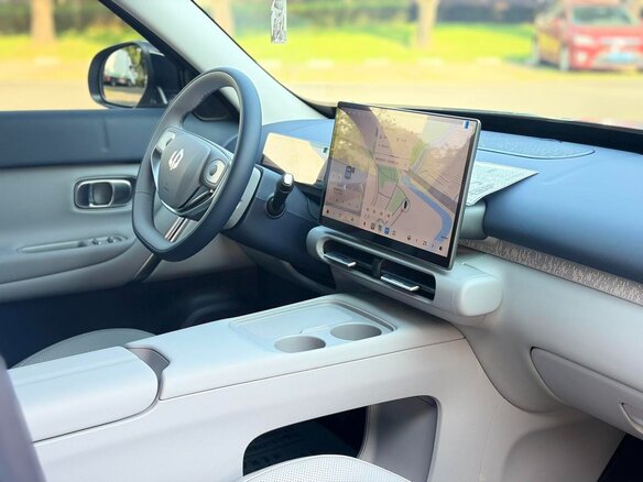 2026 Leapmotor A10 39.8 kWh, серый, 1490000 рублей - вид 8