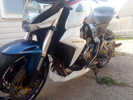 2009 Honda CB 1000R, белый, 550000 рублей, вид 2