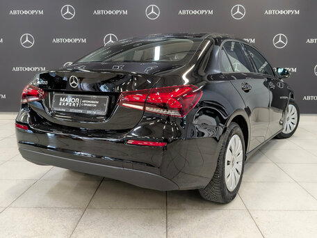 2020 Mercedes-Benz A-Класс 200 IV (W177), чёрный, 1975000 рублей, вид 5