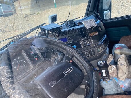1999 Volvo FM, белый, 1550000 рублей, вид 3