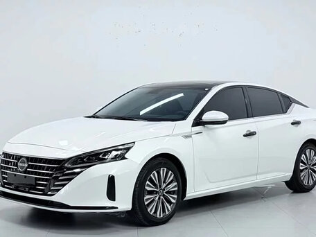 2023 Nissan Altima VI (L34) Рестайлинг, белый, 1590000 рублей, вид 1