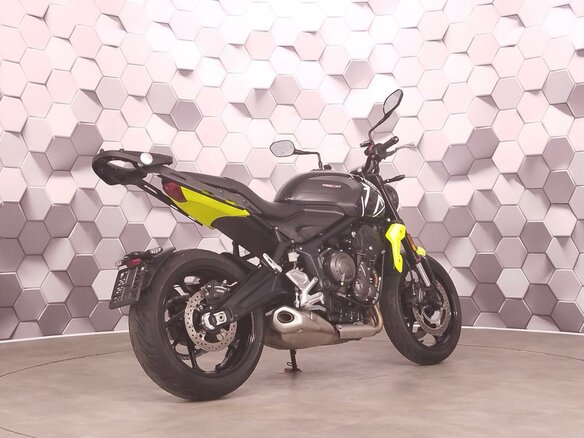 2023 Triumph Trident 660, чёрный, 777000 рублей - вид 6