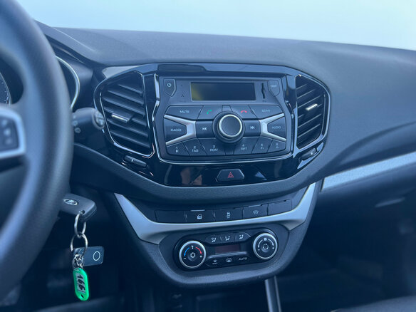 2019 Lada (ВАЗ) Vesta SW Cross I, белый, 920000 рублей - вид 15
