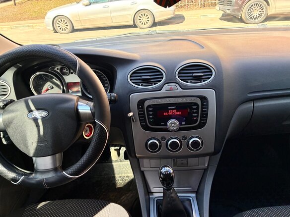 2010 Ford Focus II Рестайлинг, чёрный, 480000 рублей - вид 6