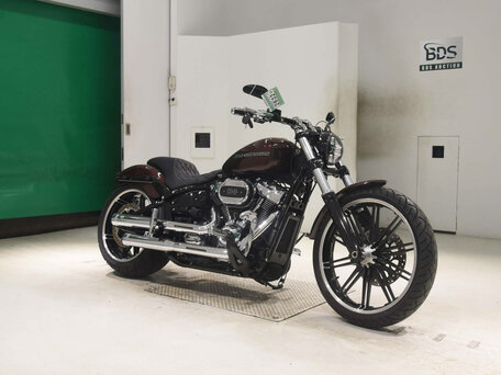 2018 Harley-Davidson Breakout, красный, 1550000 рублей, вид 3