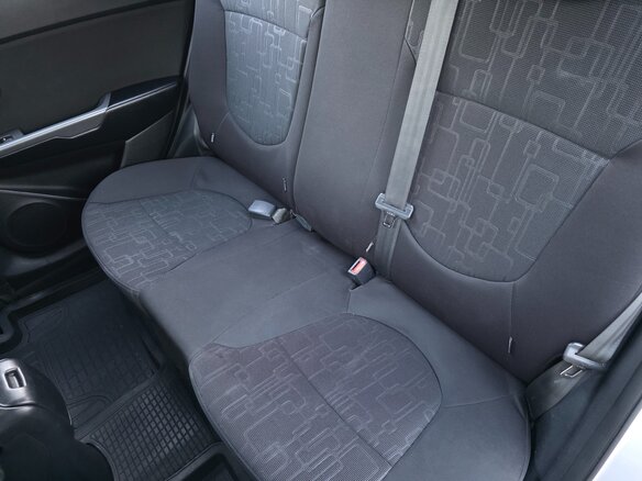 2015 Kia Rio III Рестайлинг, серебристый - вид 19