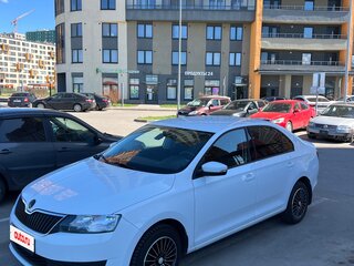 2018 Skoda Rapid I Рестайлинг, белый, 870000 рублей, вид 2