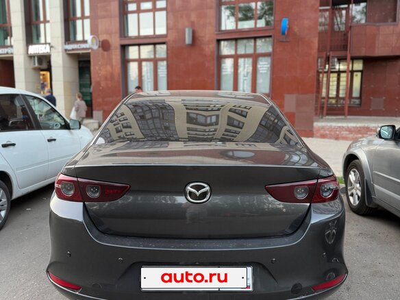 2019 Mazda 3 IV (BP), серый, 1700000 рублей - вид 4