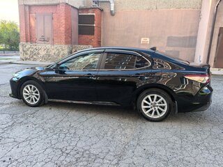 2021 Toyota Camry VIII (XV70) Рестайлинг, чёрный, 2530000 рублей, вид 3