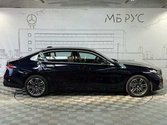 2025 BMW 5 серии Long 530Li xDrive VIII (G60/G61/G68), чёрный, 7699000 рублей - вид 6