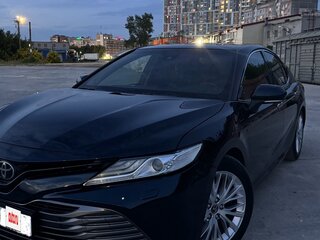 2019 Toyota Camry VIII (XV70), синий, 2550000 рублей, вид 1