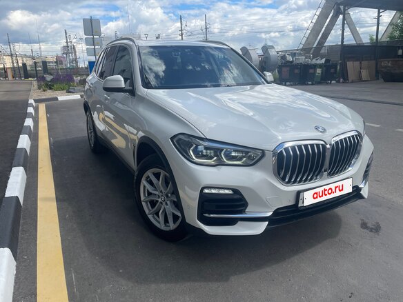 2019 BMW X5 40i IV (G05/G18), белый, 5300000 рублей - вид 2