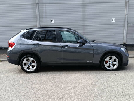 2013 BMW X1 20i I (E84) Рестайлинг, серый, 959000 рублей, вид 5