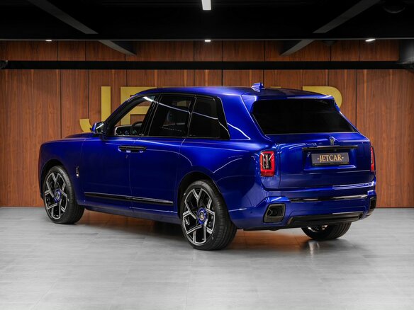 2026 Rolls-Royce Cullinan Black Badge I Рестайлинг (Series II), синий, 78125000 рублей - вид 8