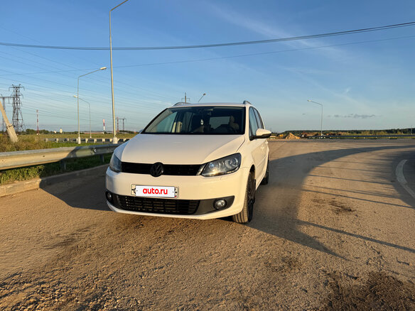 2010 Volkswagen Touran I Рестайлинг 2, белый - вид 1