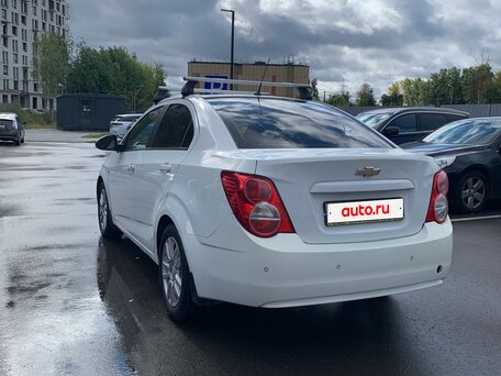 2014 Chevrolet Aveo II, белый, 525000 рублей, вид 5