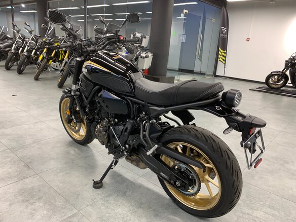 2023 Yamaha XSR700, чёрный, 890000 рублей - вид 7