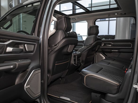2026 Ram 1500 Crew Cab V Рестайлинг, серый, 11469084 рублей - вид 18