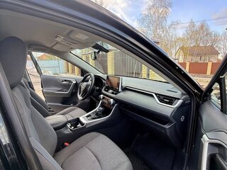 2020 Toyota RAV4 V (XA50), чёрный, 3400000 рублей, вид 4