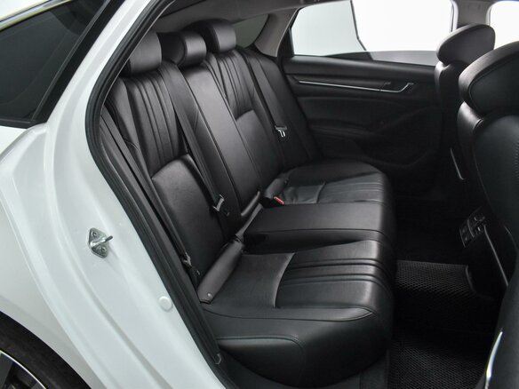 2021 Honda Accord X Рестайлинг, белый, 2349000 рублей - вид 6