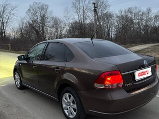2015 Volkswagen Polo V, коричневый, 780000 рублей, вид 2