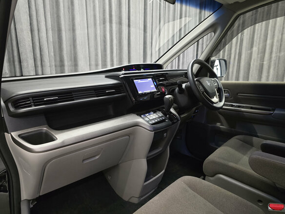 2016 Honda Stepwgn V, чёрный - вид 11