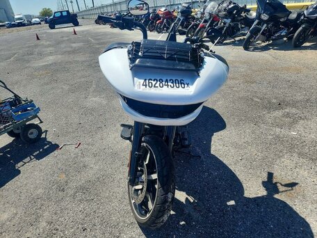 2024 Harley-Davidson Road Glide, белый, 1772995 рублей, вид 4