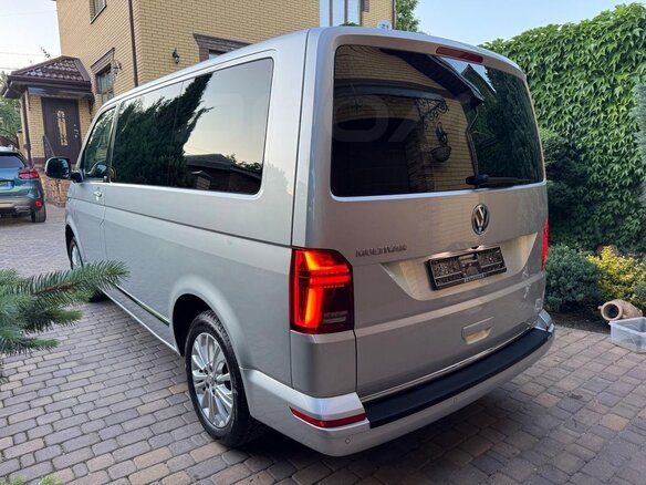 2023 Volkswagen Multivan T6 Рестайлинг, серебристый, 5250000 рублей - вид 3