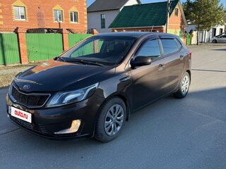 2016 Kia Rio III Рестайлинг, коричневый, 1200000 рублей, вид 1